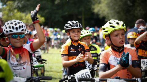 MINI BTT MACEDA.M�s de 400 ciclistas de toda Galicia participaron en esta edici�n.