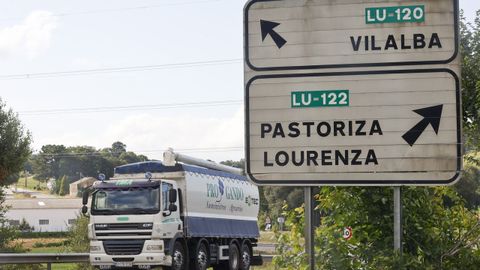 En carreteras del municipio pastoricense se ve escrito el topónimo Pastoriza en algunas señales