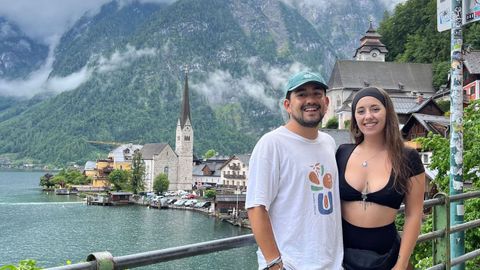 Hallstatt, Austria, 2023. Ic�a y Mart�n de Interrail