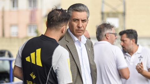 Martn Pelez, presidente del Real Oviedo, con el mdico David Bonilla