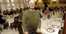 Juan Ram�n Fern�ndez-Sanguino fue homejeado ayer con motivo de su jubilaci�n.