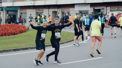 Miles de personas participaron en la carrera de San Marti�o en Ourense.