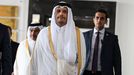 El primer ministro y ministro de Asuntos Exteriores de Qatar, Mohammed bin Abdulrahman bin Jassim Al Thani, antes de su reunión con el ministro de Asuntos Exteriores egipcio en la sede del Gabinete en la ciudad de New Alamein, Egipto.