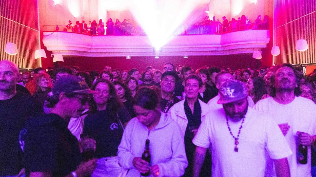 La cultura retoña a cubierto en Santiago con festivales, teatro y cine