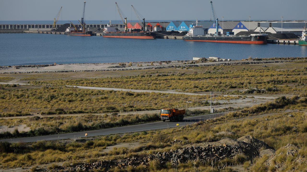 El muelle sur de Langosteira para eólica marina se podrá duplicar en una segunda fase