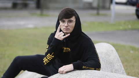 Xos� Maseda, joven cantautor viveirense