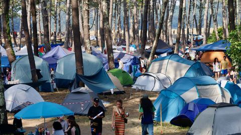 La acampada del Festival de Ortigueira en la playa de Morouzos, el pasado mes de julio.