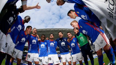 Real Oviedo Horizontal.Los futbolistas del Real Oviedo despues del partido ante el Cordoba