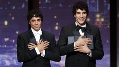 Los Javis recogiendo su premio en Cannes