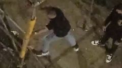 Tres detenidos por apu�alar a un hombre frente a un pub del Orz�n, en A Coru�a