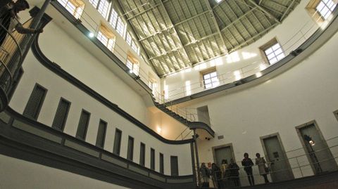 Los arquitectos respetaron las barandillas originales, aunque tuvieron que poner una malla por seguridad, as� como la c�pula