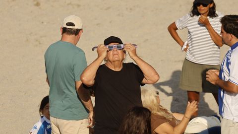 Ambiente en el paseo y las playas de A Coru�a durante el eclipse total de sol