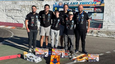 Los integrantes de la escuder�a Cot�n Racing