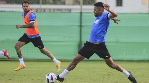 Allyson, durante un entrenamiento con la Asociacin de Futbolistas Espaoles.