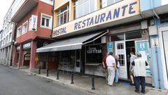 Fachada del restaurante Buenavista, con la cervecer�a O Encontro al lado