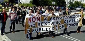 Un momento de la manifestaci�n que recorri� algunas de las calles adyacentes al edificio judicial de A Parda.