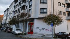 El ladr�n rob� en un coche estacionado en la carretera de Vigo