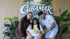 Elvys Rosa, su hijo Juan Manuel y su nuera Beatriz