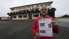 F�lix Rico, hijo del fundador en 1952 de la sala, con el primer cartel 