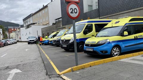Ambulancias en el Hospital Comarcal de Valdeorras.