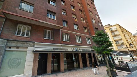 La entrada del cine Ayala, en la calle Matem�tico Pedrayes de Oviedo, tal como est� actualmente