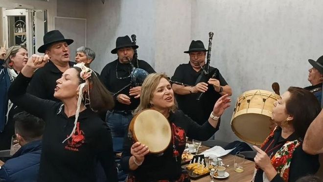 Unha das imaxes que deixou algunha edición anterior dos Cantos de Taberna