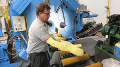 Trabajador en una empresa industrial