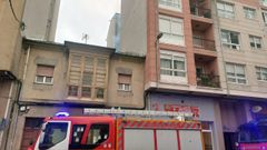 Por encima de la casa, a la derecha, se aprecia la humareda que motiv� la alarma
