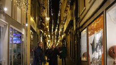 Calles del casco hist�rico de Viveiro, iluminadas por Navidad