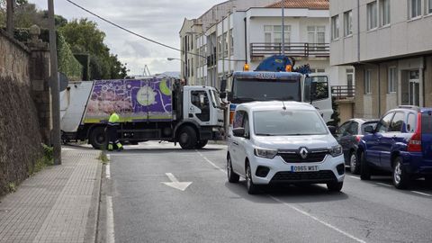 Camión averiado en la calle Breogán
