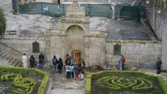 Turistas en Ourense, visitando As Burgas