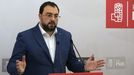 El presidente del Principado de Asturias, Adri�n Barb�n, en la rueda de prensa ofrecida de la Comisi�n Ejecutiva Auton�mica