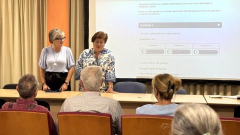 La edila de Ensino, Carmen Silva, acudi� al inicio del curso.