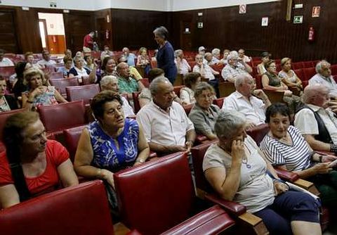 Medio centenar de personas integran la nueva plataforma.
