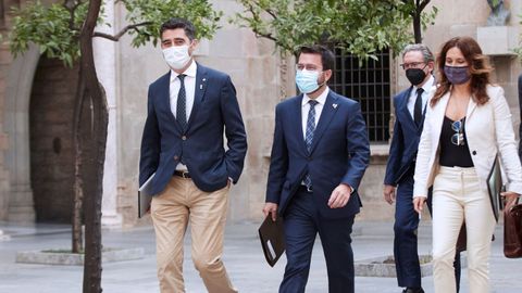 Choque en el secesionismo. El presidente Aragons, que aboga por una etapa de dilogo con el Gobierno, reclam ayer lealtad a Junts durante una conversacin con su vicepresidente, Jordi Puigner, cuyo partido insiste en la confrontacin en la era posprocs.