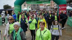 Imagen de archivo de una andaina de la Asociaci�n Contra el C�ncer en Ribeira