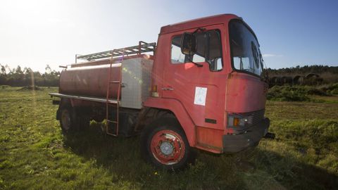 Camión matriculado en 1982 y que perteneció en su día a los bomberos voluntarios de Carballo.
