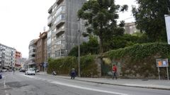 El solar se encuentra en la avenida Doutor Tour�n de Vilagarc�a