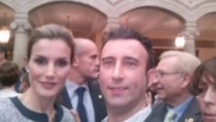 colegas_portada.�Selfie� del presidente de Colegas con la reina Letizia