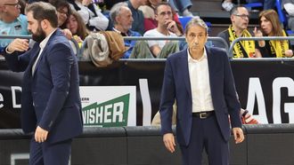 Luis Casimiro, con gesto de concentraci&oacute;n durante el partido.