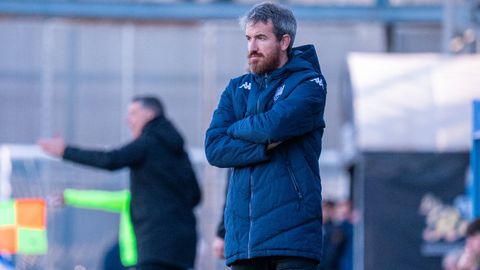 Rub&eacute;n Dom&iacute;nguez, entrenador del Pontevedra, en el campo del Talavera