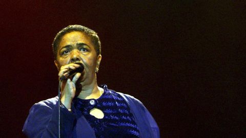 Ces�ria �vora (Mindelo, Cabo Verde, 1941-2011), nun concerto en Galicia.