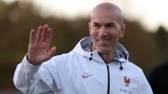 Zinedine Zidane, durante la sesi�n de entrenamiento de la selecci�n francesa del pasado martes.