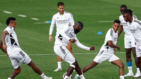 Jugadores del Real Madrid durante un entrenamiento en la ciudad deportiva de Valdebebas.