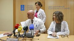 El gerente del �rea de Pontevedra y O Saln�s, Jos� Flores; la directora asistencial, Susana Romero, y la directora de atenci�n hospitalaria, Yolanda Sanduende (de pie)