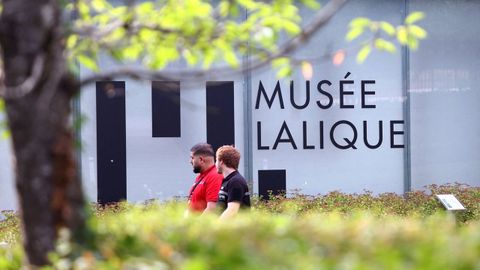 Trabajadores en el Museo Lalique.