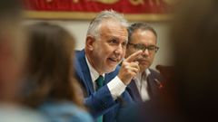 ngel Vctor Torres, este lunes ante la comisin de investigacin del Parlamento canario.