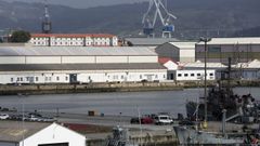 Vista del muelle del arsenal en el que se desarrollar� la actuaci�n de dragado y acondicionamiento.