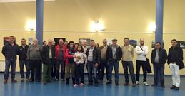 Miembros de Os Negativos en la apertura de la exposici�n en Barreiros junto a Sof�a, en el centro. 