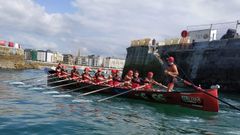 La tripulaci�n crucense, prepar�ndose para disputar la bandera de San Sebasti�n